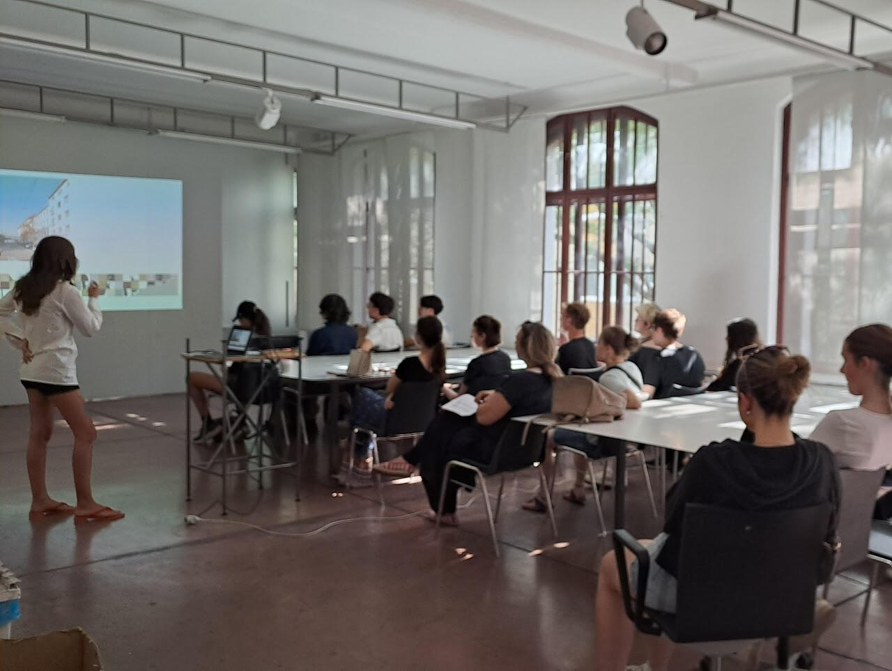 Wiener Bildungschancen Workshop Impression, im Bild: Victoria Maria Santibañez, Foto: Zeichenfabrik